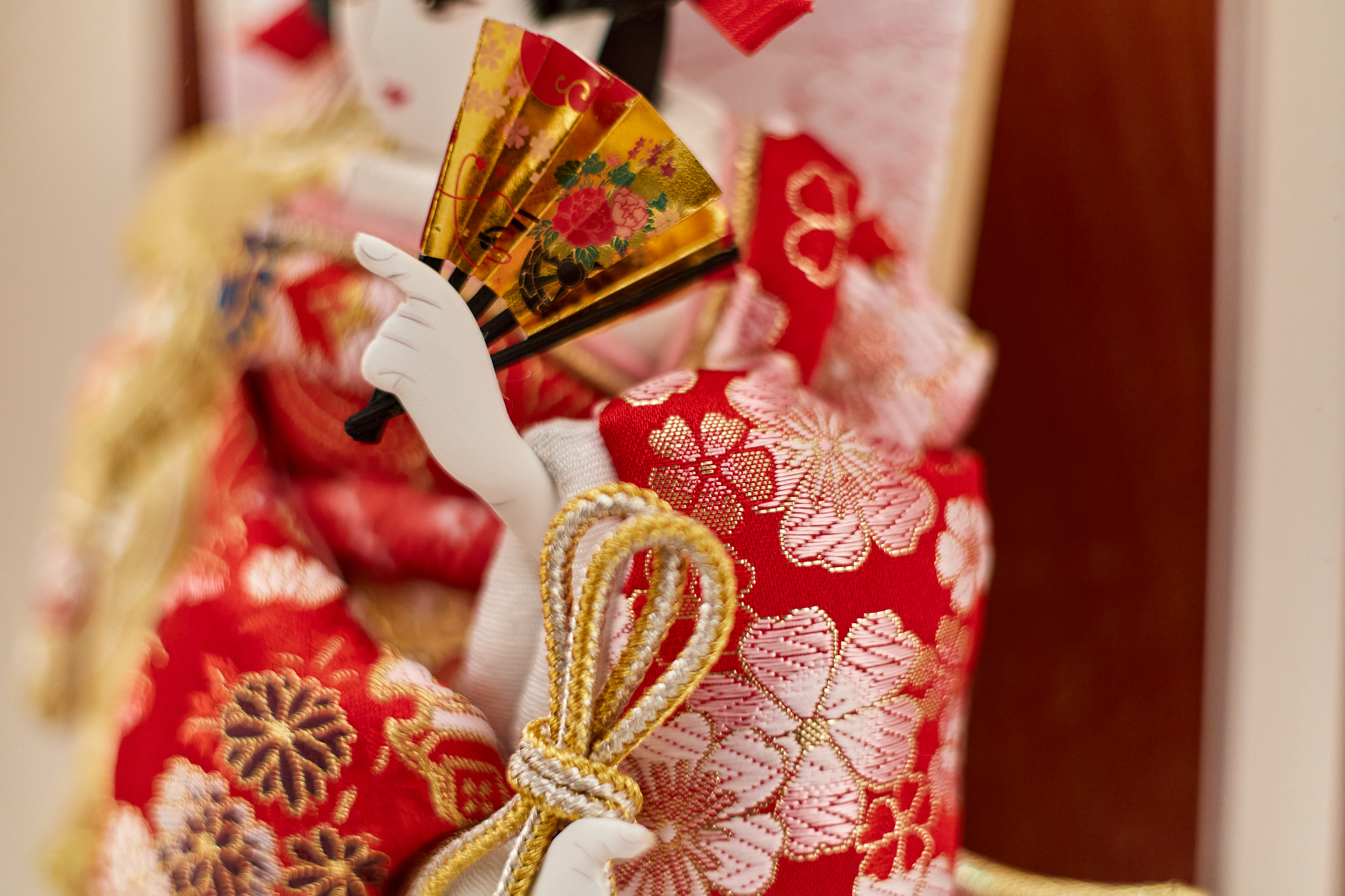 小春日10号立体振袖金襴 羽子板 茨城県 ひたちなか市 節句人形専門店 人形の桜井 水戸市 那珂市 東海村 日立市 常陸太田市 常陸大宮市 笠間市 大子町 大洗町 城里町 高萩市 北茨城市 鉾田市 茨城町 小美玉市 石岡市 桜川市