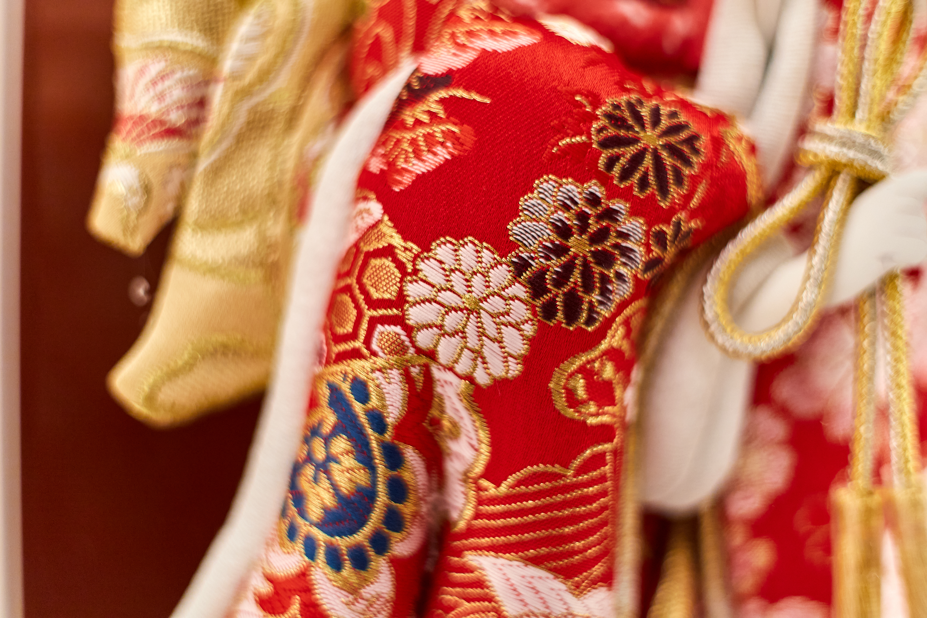 小春日10号立体振袖金襴 羽子板 茨城県 ひたちなか市 節句人形専門店 人形の桜井 水戸市 那珂市 東海村 日立市 常陸太田市 常陸大宮市 笠間市 大子町 大洗町 城里町 高萩市 北茨城市 鉾田市 茨城町 小美玉市 石岡市 桜川市