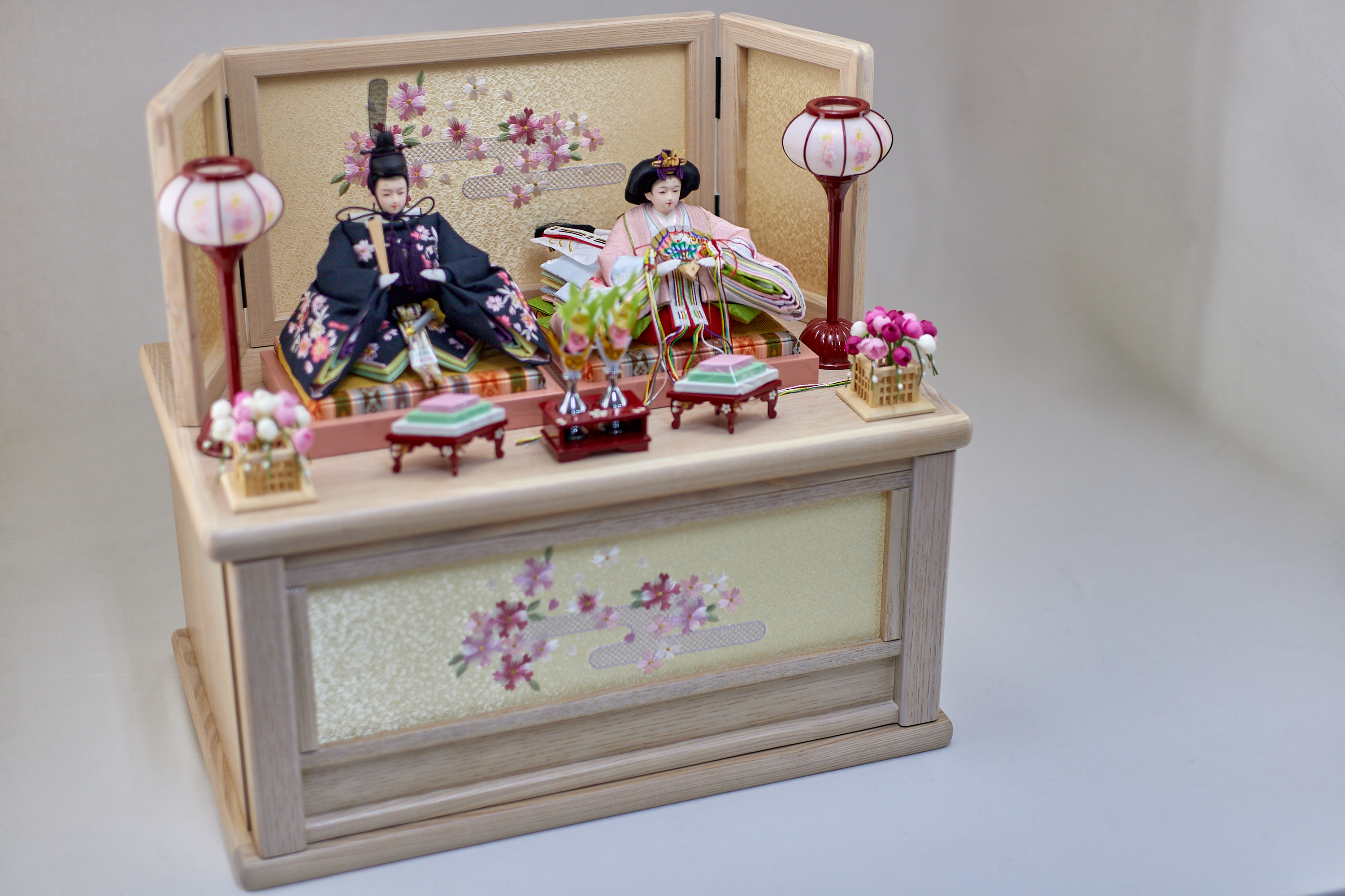 桜刺繍親王収納飾り 雛人形 茨城県 ひたちなか市 節句人形専門店 人形の桜井 水戸市 那珂市 東海村 日立市 常陸太田市 常陸大宮市 笠間市 大子町 大洗町 城里町 高萩市 北茨城市 鉾田市 茨城町 小美玉市 石岡市 桜川市