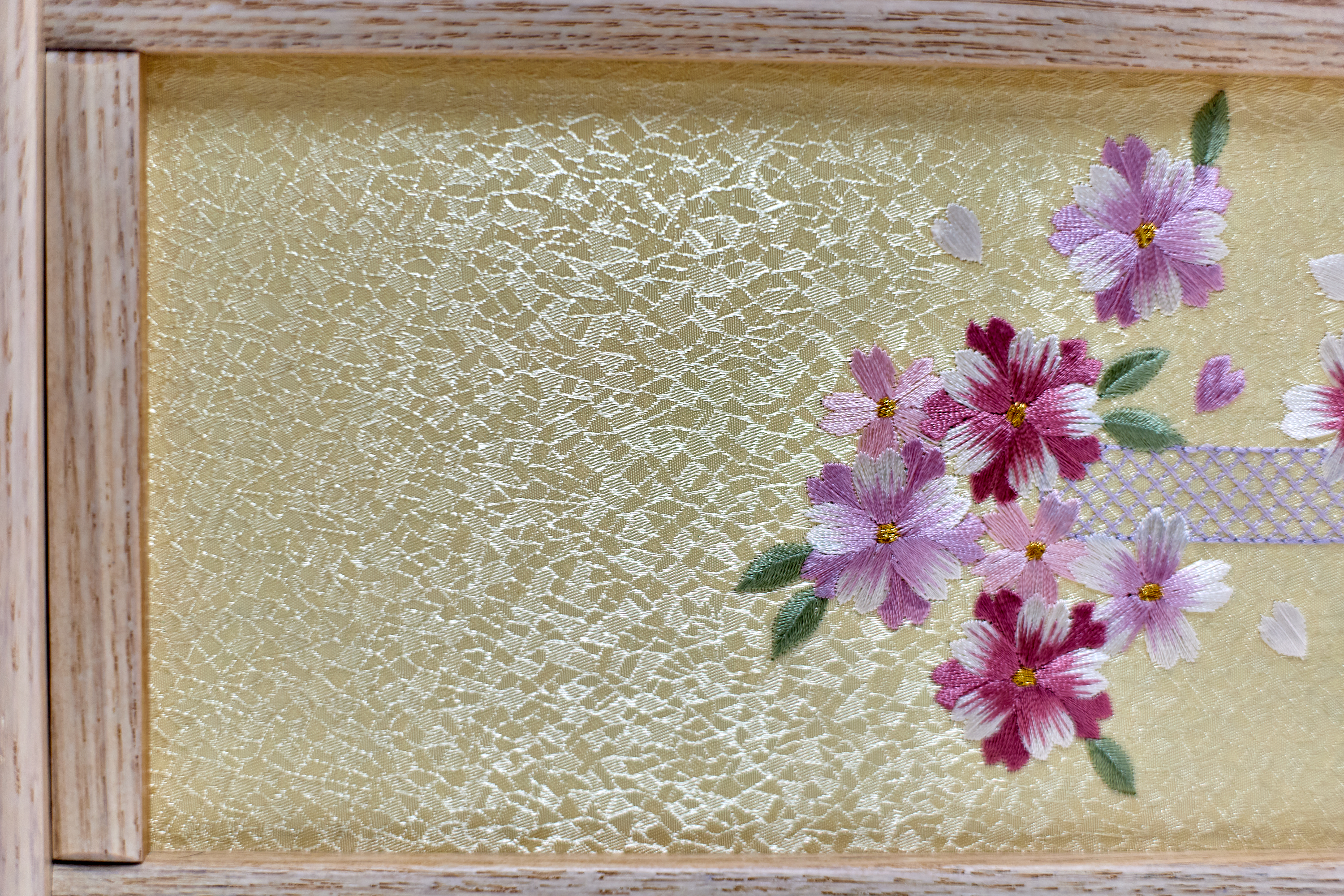 桜刺繍親王収納飾り 雛人形 茨城県 ひたちなか市 節句人形専門店 人形の桜井 水戸市 那珂市 東海村 日立市 常陸太田市 常陸大宮市 笠間市 大子町 大洗町 城里町 高萩市 北茨城市 鉾田市 茨城町 小美玉市 石岡市 桜川市