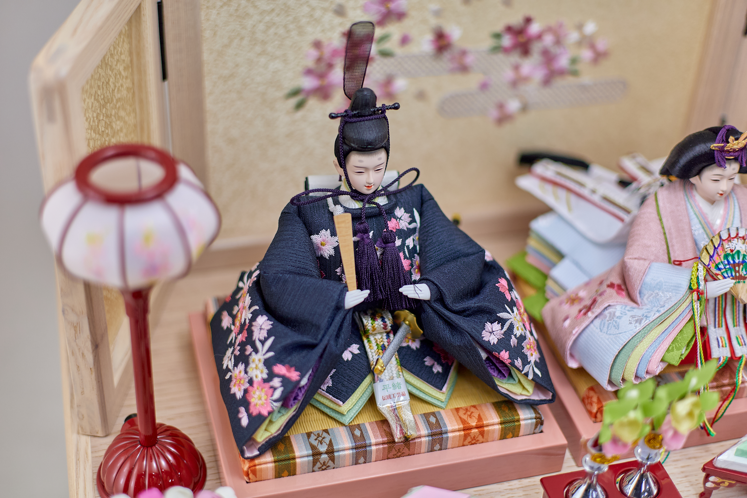 桜刺繍親王収納飾り 雛人形 茨城県 ひたちなか市 節句人形専門店 人形の桜井 水戸市 那珂市 東海村 日立市 常陸太田市 常陸大宮市 笠間市 大子町 大洗町 城里町 高萩市 北茨城市 鉾田市 茨城町 小美玉市 石岡市 桜川市