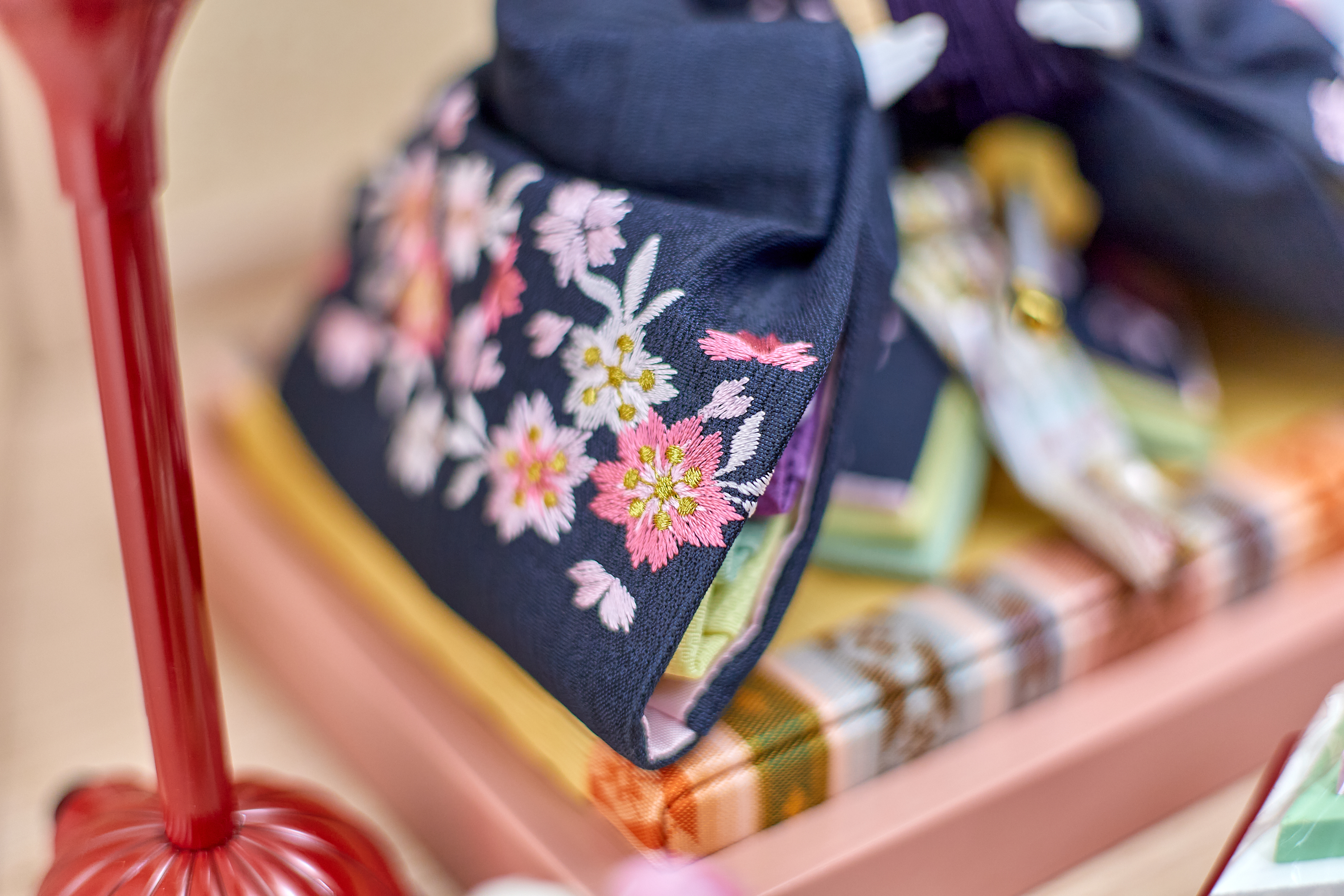 桜刺繍親王収納飾り 雛人形 茨城県 ひたちなか市 節句人形専門店 人形の桜井 水戸市 那珂市 東海村 日立市 常陸太田市 常陸大宮市 笠間市 大子町 大洗町 城里町 高萩市 北茨城市 鉾田市 茨城町 小美玉市 石岡市 桜川市