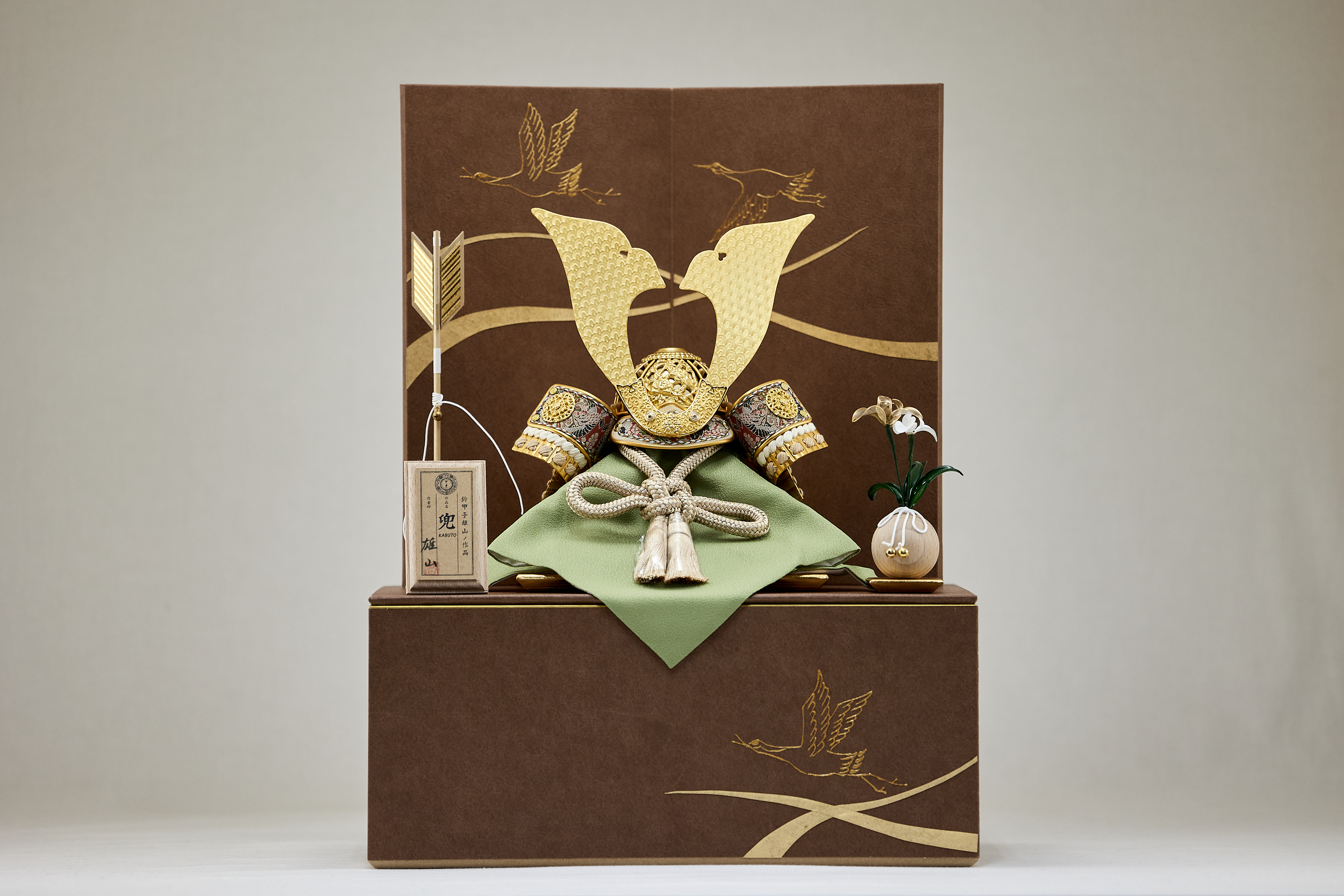 兜飾り 兜収納飾り 天賦之兜 大地 五月人形 茨城県ひたちなか市 節句人形専門店 人形の桜井 水戸市 那珂市 東海村 日立市 常陸太田市 常陸大宮市 大洗町 茨城町 笠間市 城里町