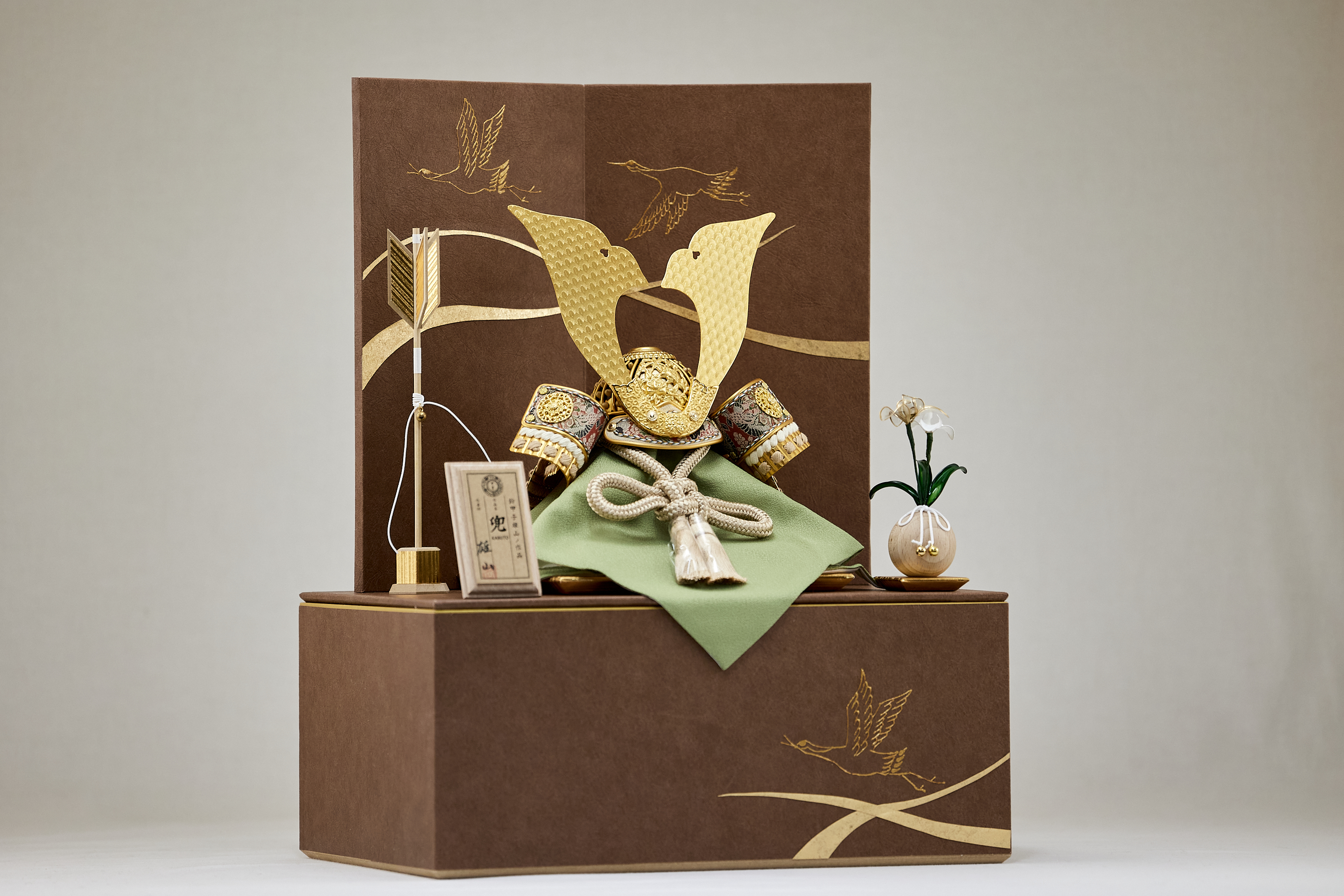 兜飾り 兜収納飾り 天賦之兜 大地 五月人形 茨城県ひたちなか市 節句人形専門店 人形の桜井 水戸市 那珂市 東海村 日立市 常陸太田市 常陸大宮市 大洗町 茨城町 笠間市 城里町