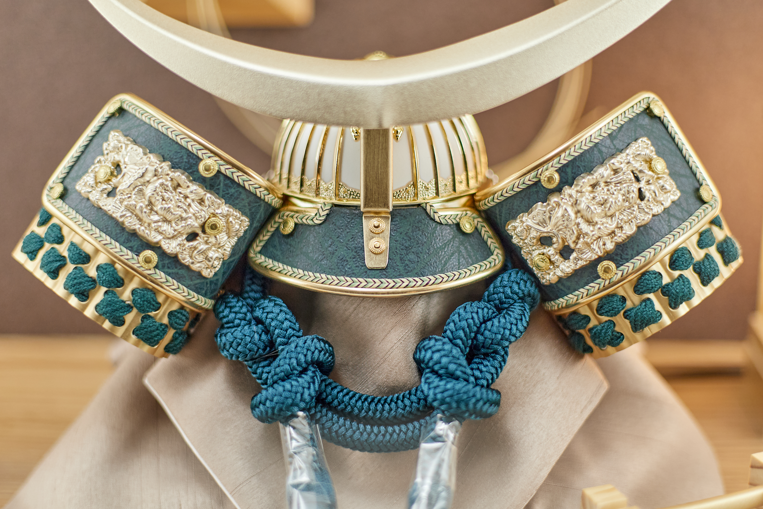 兜飾り 8号伊達兜ケース飾り 五月人形 茨城県ひたちなか市 節句人形専門店 人形の桜井 水戸市 那珂市 東海村 日立市 常陸太田市 常陸大宮市 大洗町 茨城町 笠間市 城里町