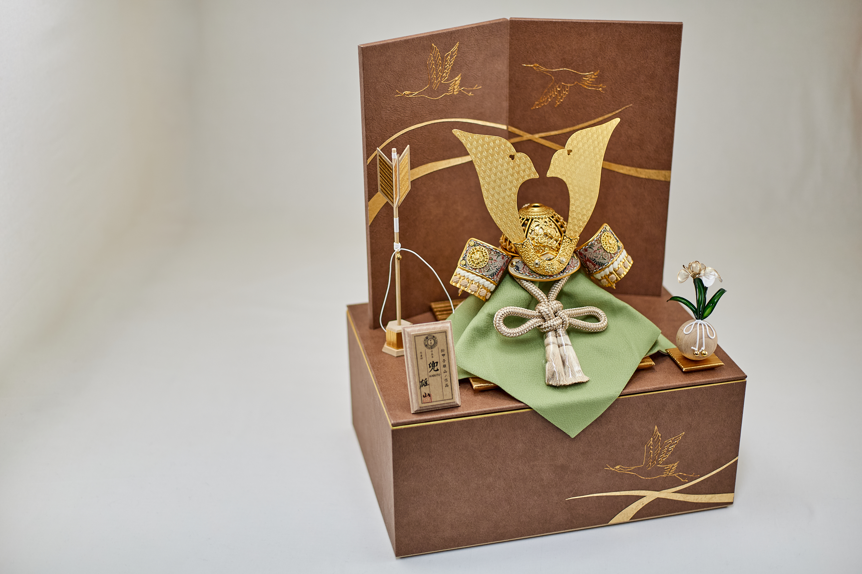 兜飾り 兜収納飾り 天賦之兜 大地 五月人形 茨城県ひたちなか市 節句人形専門店 人形の桜井 水戸市 那珂市 東海村 日立市 常陸太田市 常陸大宮市 大洗町 茨城町 笠間市 城里町