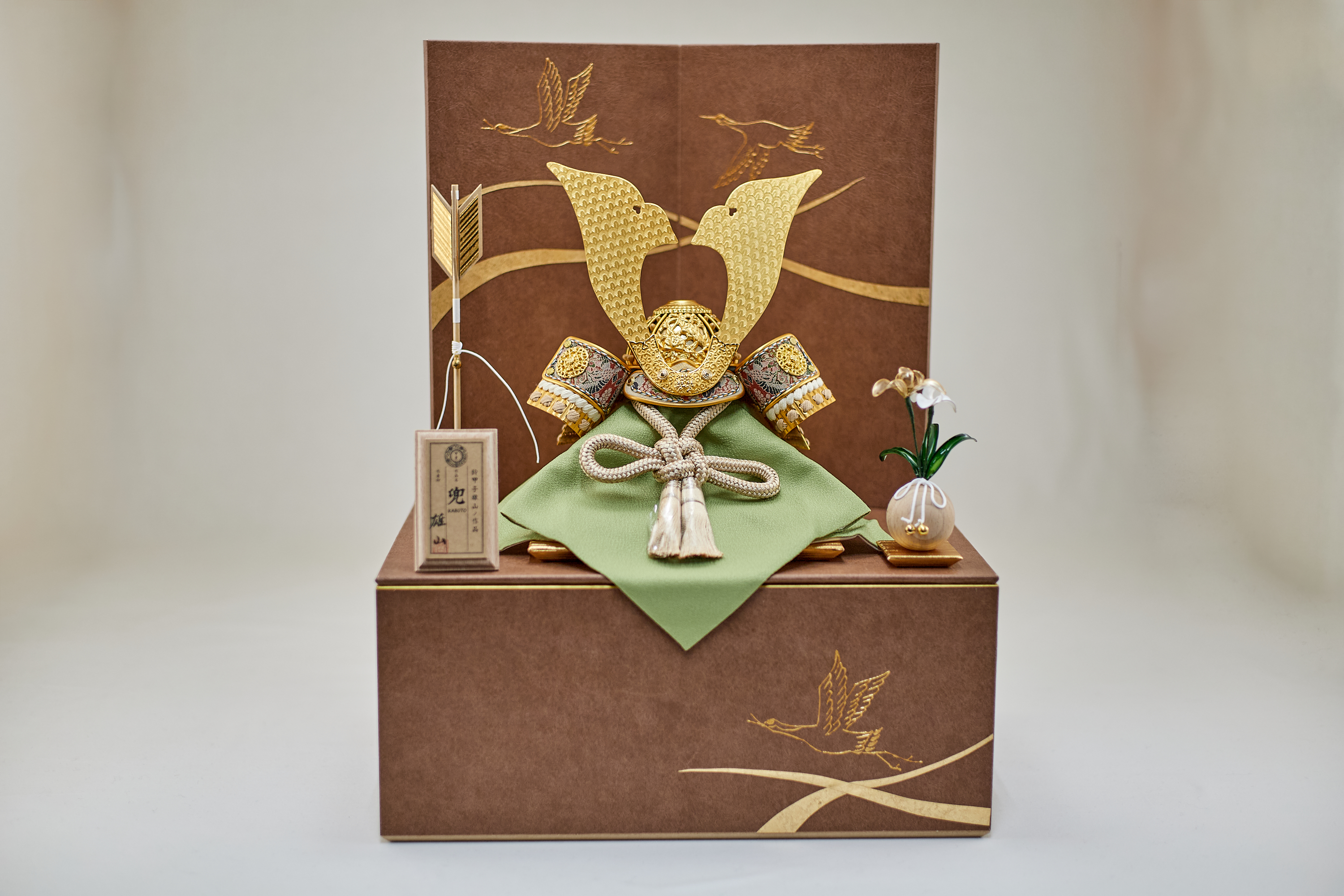 兜飾り 兜収納飾り 天賦之兜 大地 五月人形 茨城県ひたちなか市 節句人形専門店 人形の桜井 水戸市 那珂市 東海村 日立市 常陸太田市 常陸大宮市 大洗町 茨城町 笠間市 城里町