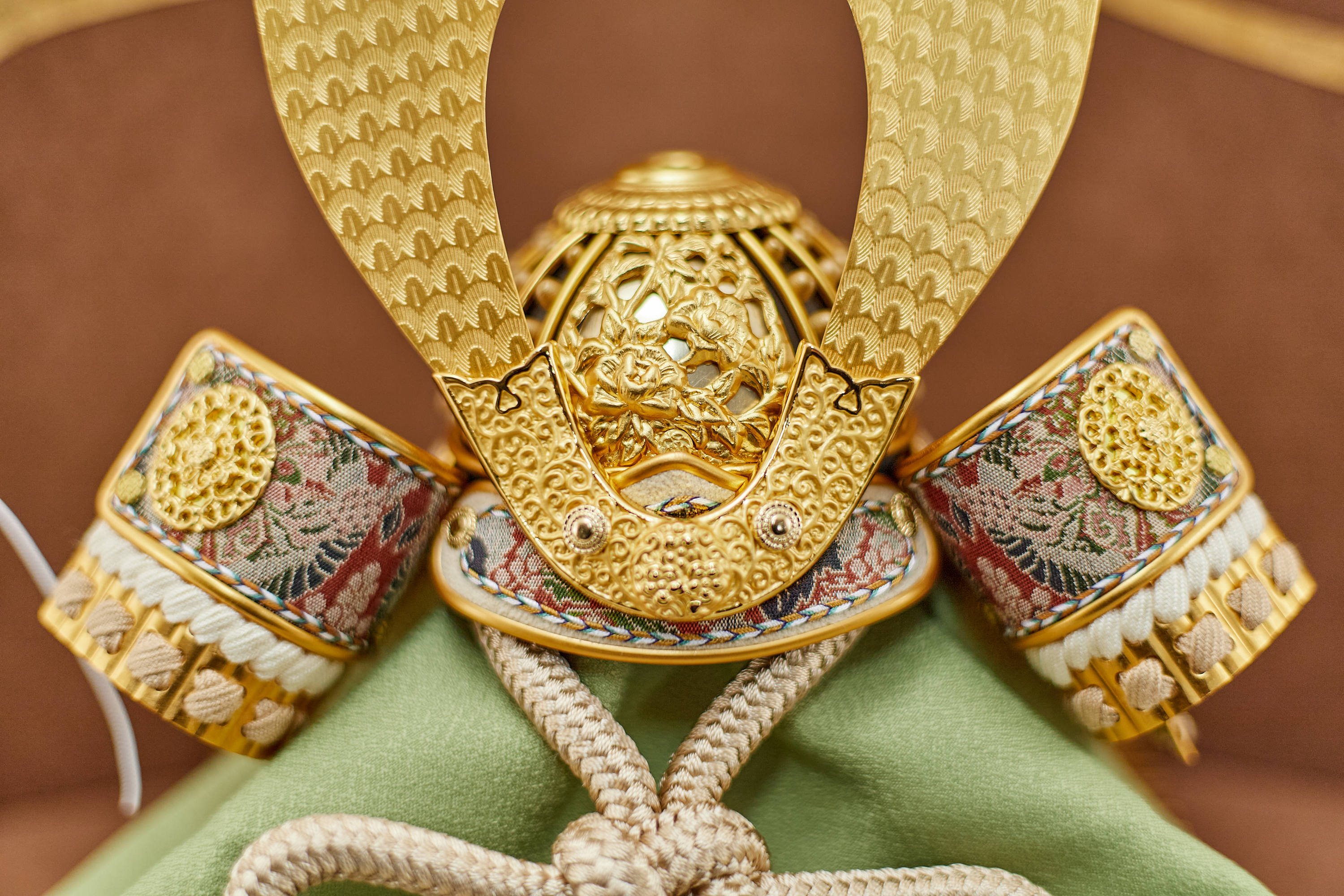 兜飾り 兜収納飾り 天賦之兜 大地 五月人形 茨城県ひたちなか市 節句人形専門店 人形の桜井 水戸市 那珂市 東海村 日立市 常陸太田市 常陸大宮市 大洗町 茨城町 笠間市 城里町