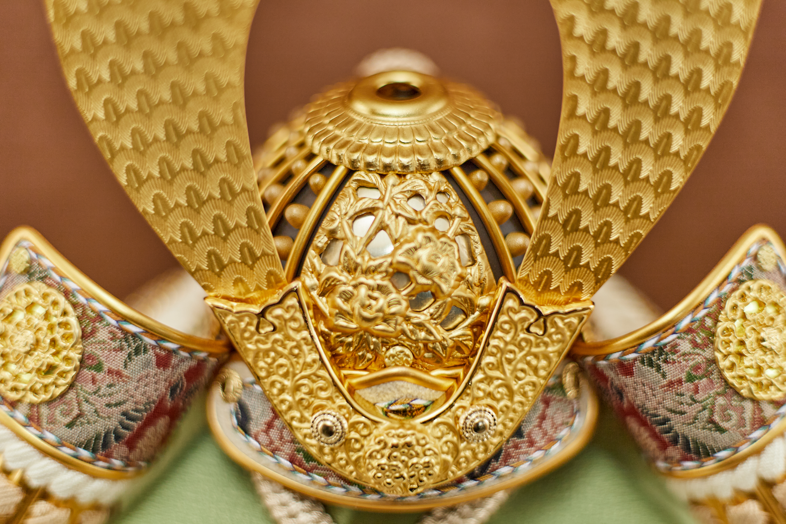 兜飾り 兜収納飾り 天賦之兜 大地 五月人形 茨城県ひたちなか市 節句人形専門店 人形の桜井 水戸市 那珂市 東海村 日立市 常陸太田市 常陸大宮市 大洗町 茨城町 笠間市 城里町