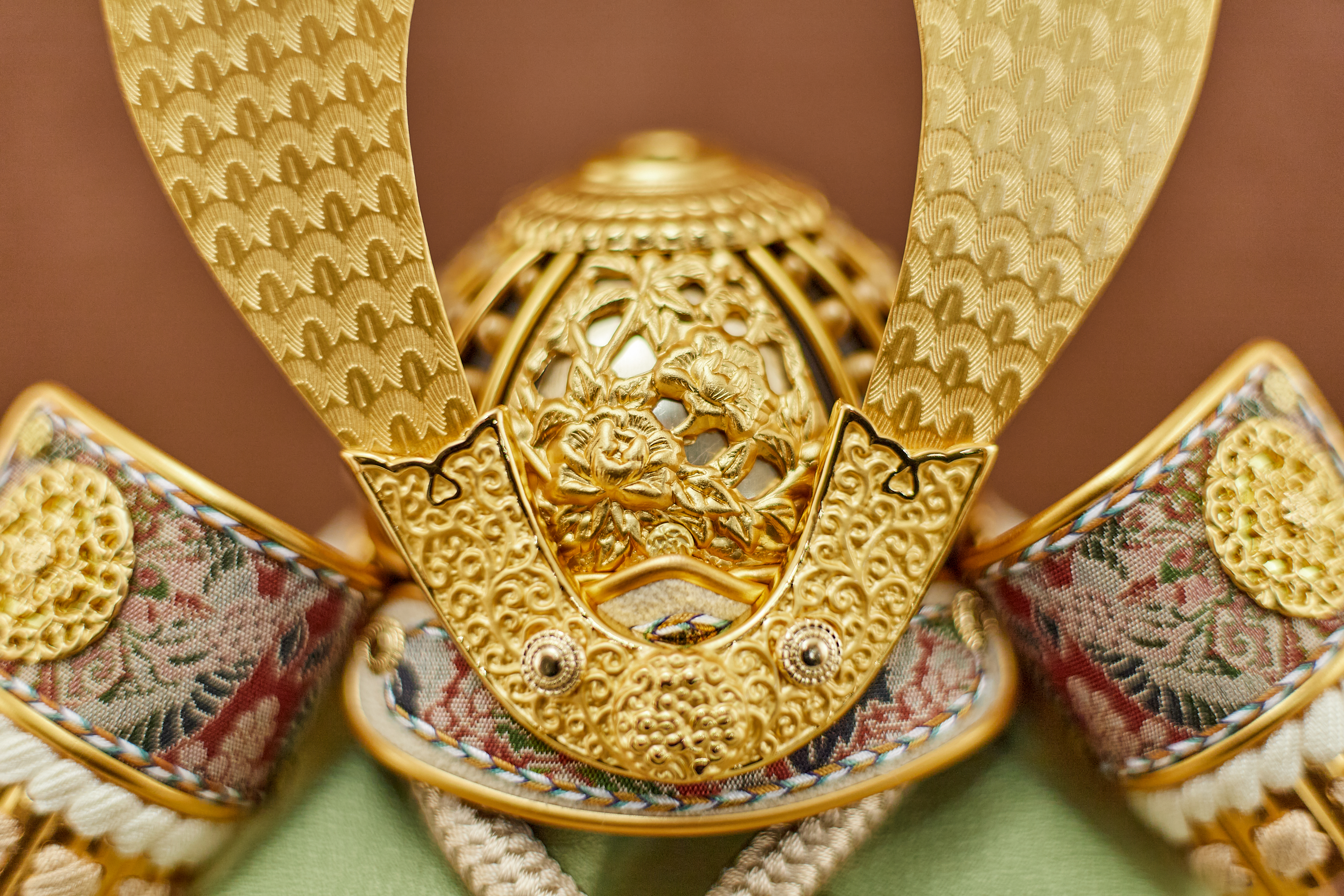 兜飾り 兜収納飾り 天賦之兜 大地 五月人形 茨城県ひたちなか市 節句人形専門店 人形の桜井 水戸市 那珂市 東海村 日立市 常陸太田市 常陸大宮市 大洗町 茨城町 笠間市 城里町