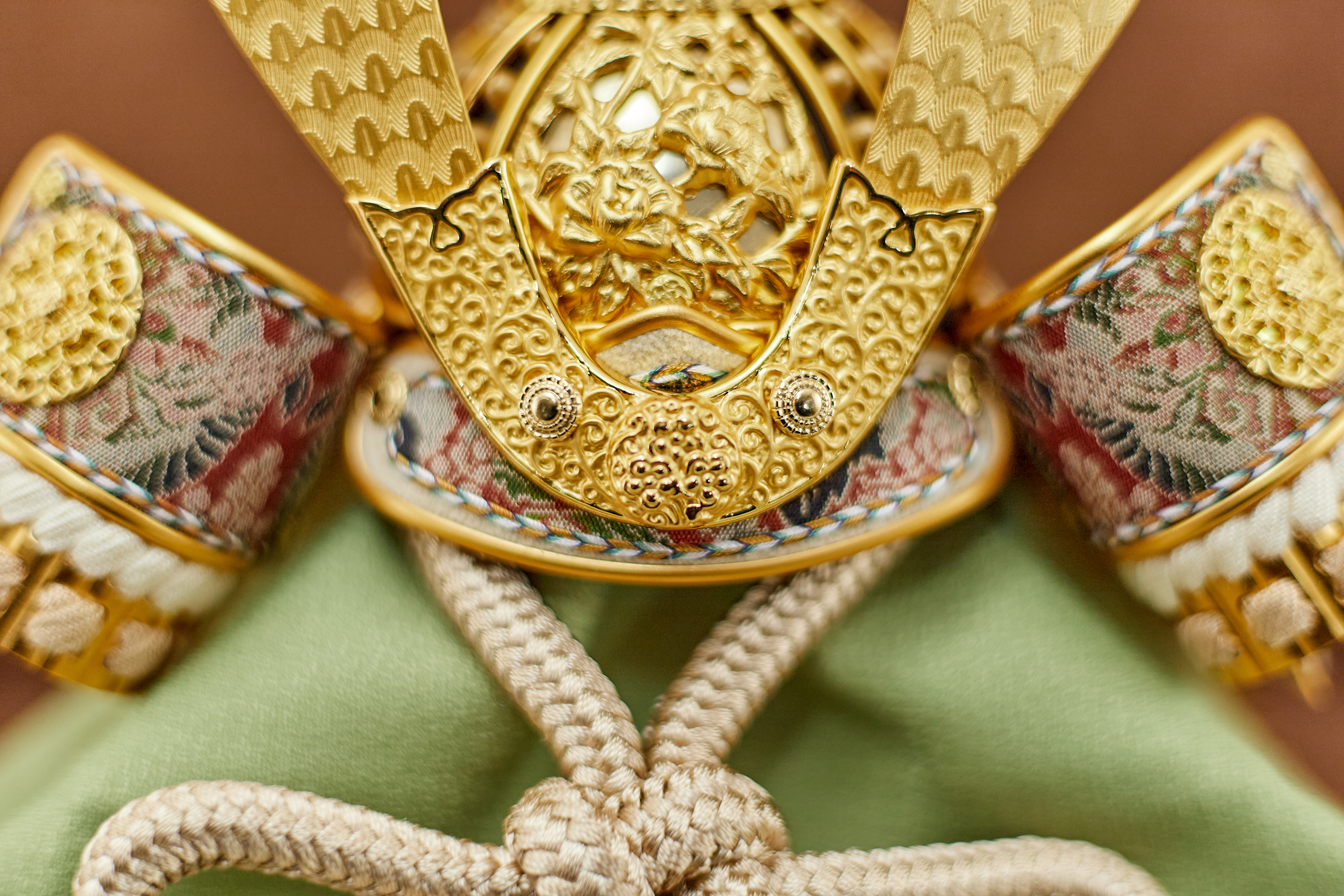 兜飾り 兜収納飾り 天賦之兜 大地 五月人形 茨城県ひたちなか市 節句人形専門店 人形の桜井 水戸市 那珂市 東海村 日立市 常陸太田市 常陸大宮市 大洗町 茨城町 笠間市 城里町