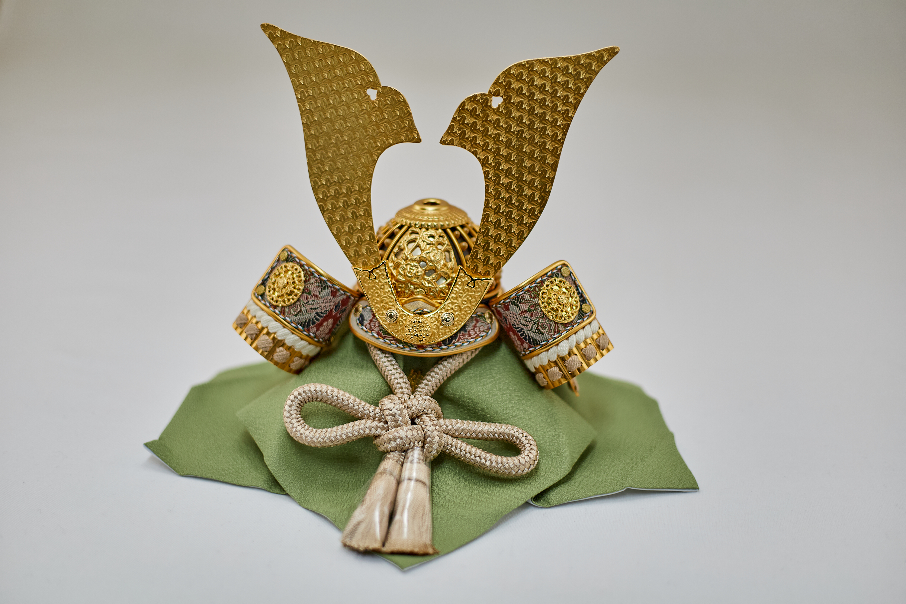 兜飾り 兜収納飾り 天賦之兜 大地 五月人形 茨城県ひたちなか市 節句人形専門店 人形の桜井 水戸市 那珂市 東海村 日立市 常陸太田市 常陸大宮市 大洗町 茨城町 笠間市 城里町